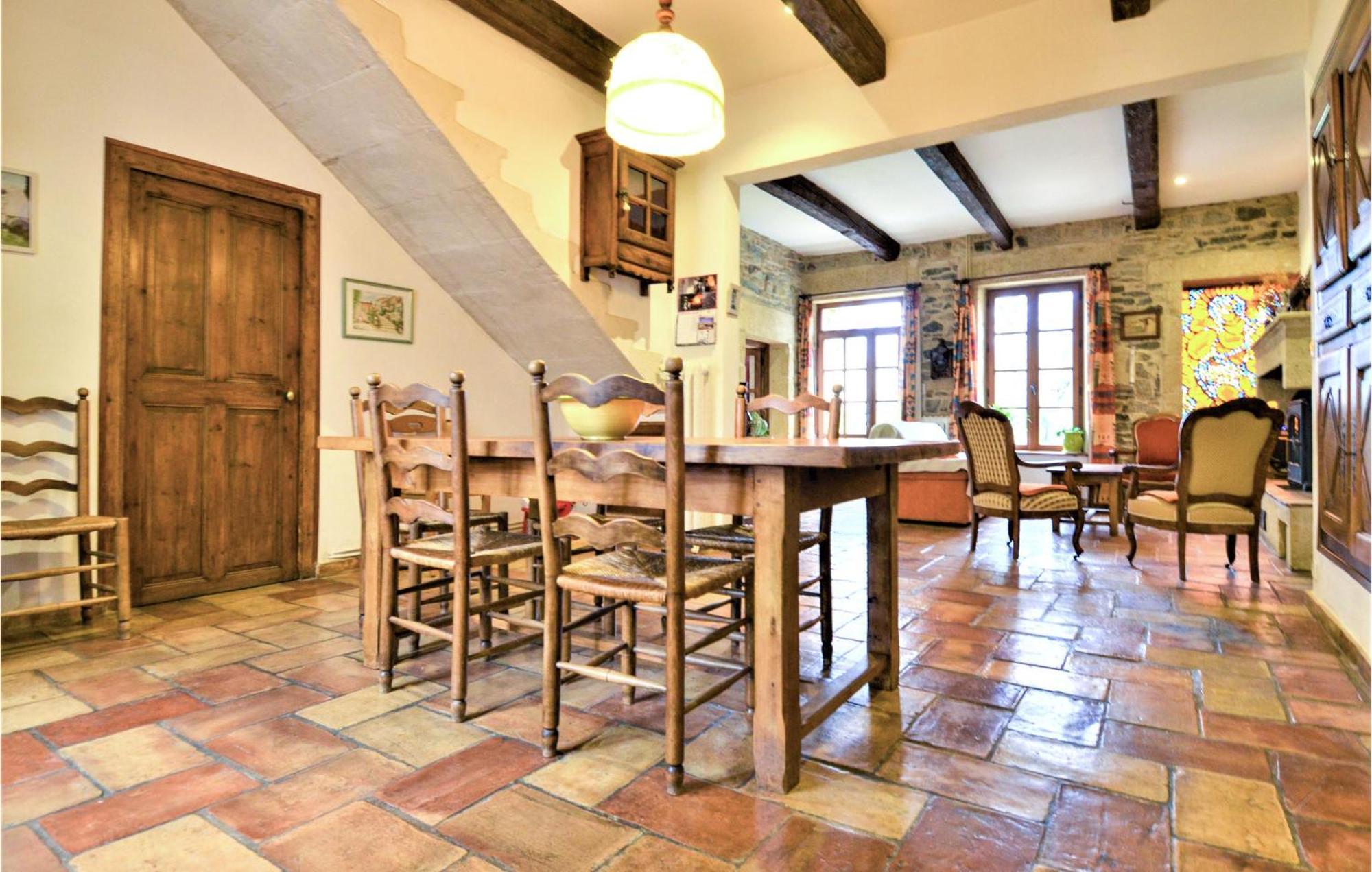 4 Bedroom Lovely Home In Marguerittes Exterior foto